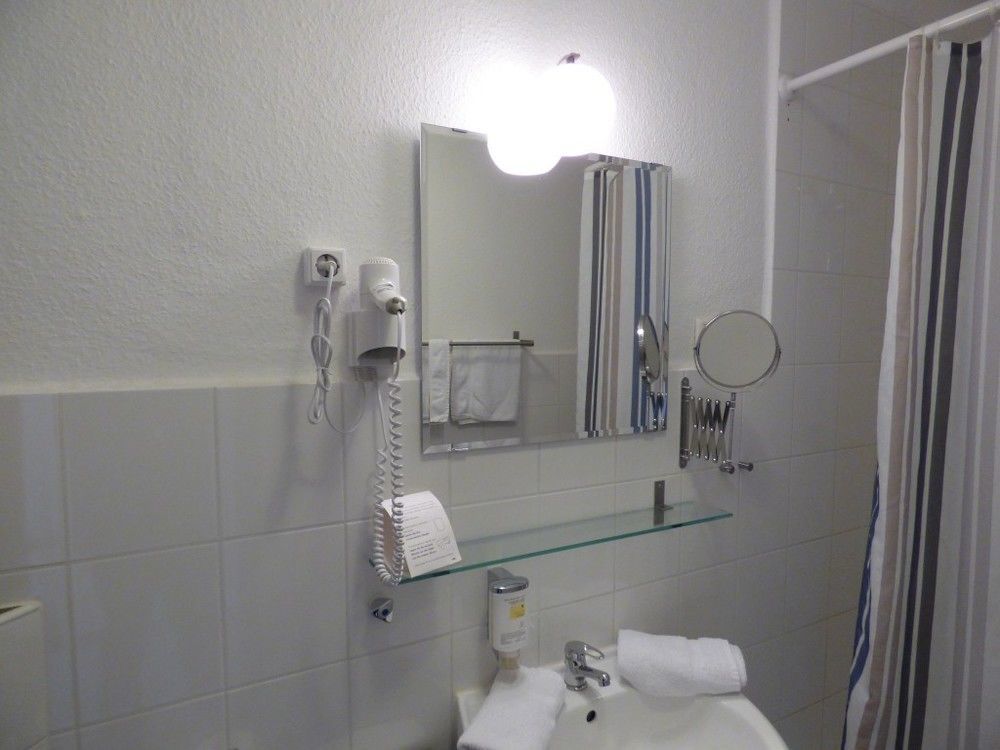 Hotel Art Inn Dinslaken Luaran gambar
