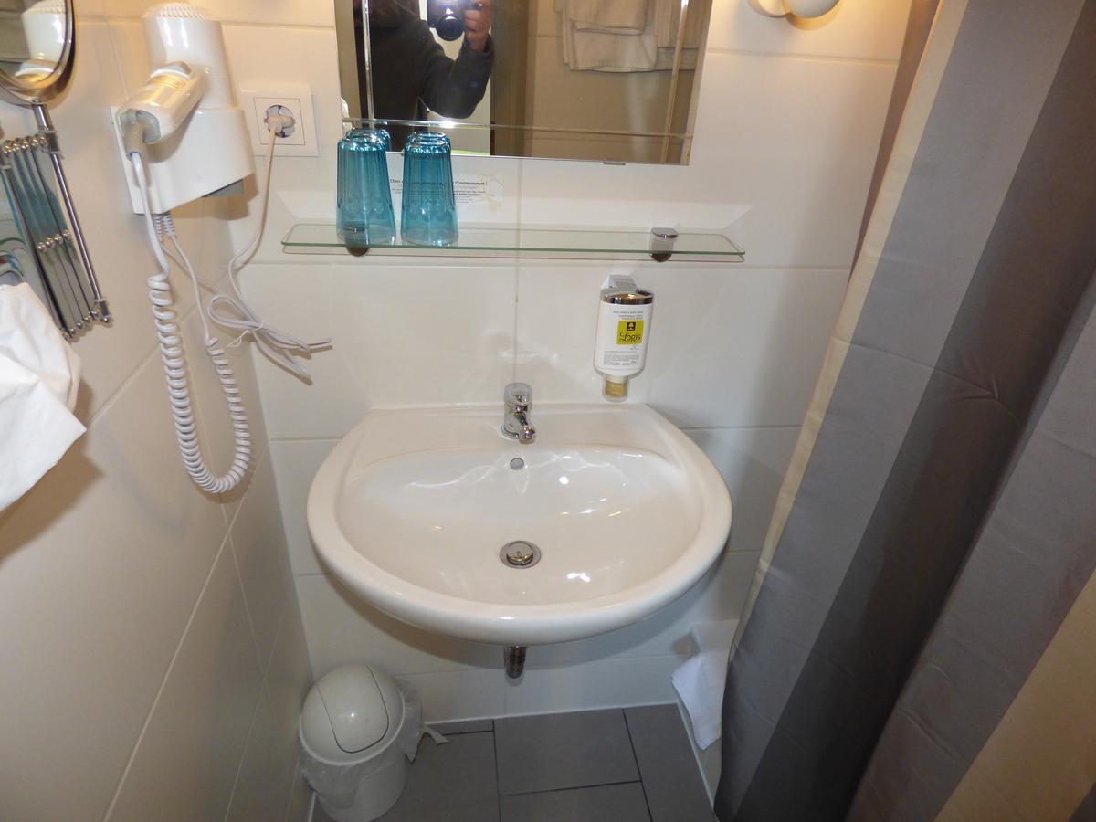 Hotel Art Inn Dinslaken Luaran gambar